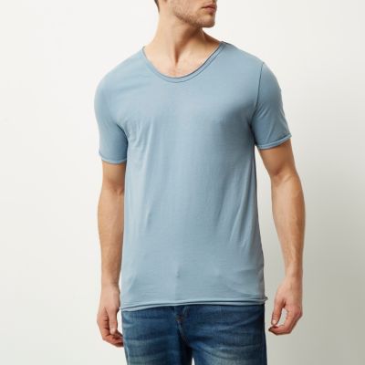 Blue scoop V-neck t-shirt